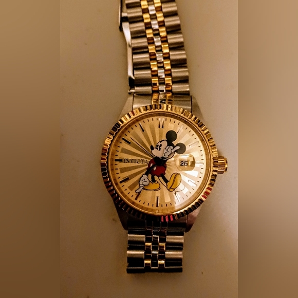 VINTAGE INVICTIA LIMITED EDITION MENS MICKEY MOUSE GOLD WATCH QUARTZ MOVEMENT. - Picture 3 of 16